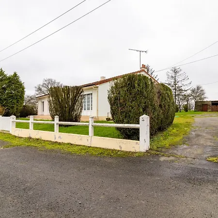 Grand Familial Pres Du Puy Du Fou, Wifi, Animaux Admis, Jardin - Fr-1-622-96 Feriehus Yzernay