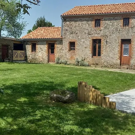 Grand Familial Pres Du Puy Du Fou, Wifi, Animaux Admis, Jardin - Fr-1-622-96 Feriehus Yzernay